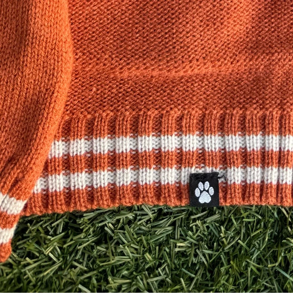 Duke & Daisy Sweater size Large new with tags pet clothes, orange rust hoodie M